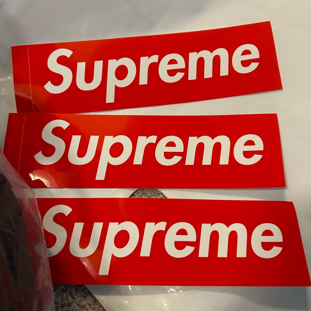 Brand new Supreme backpack with original packaging - Picture 4 of 9